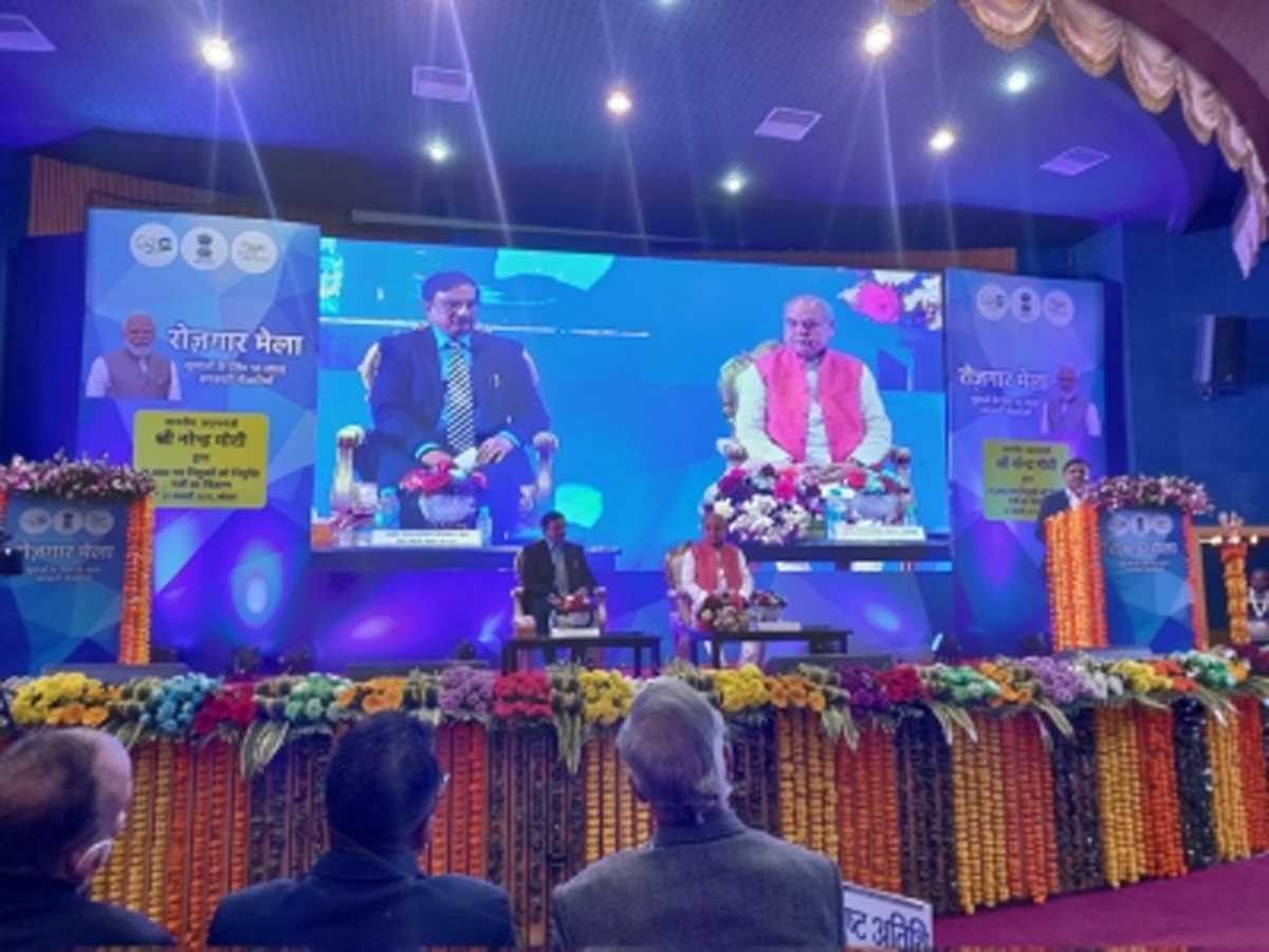 रोजगार मेला रोजगार सृजन में उत्प्रेरक का काम करेगा : नरेंद्र सिंह तोमर